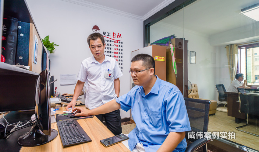 三相遠(yuǎn)程預(yù)付費(fèi)電表